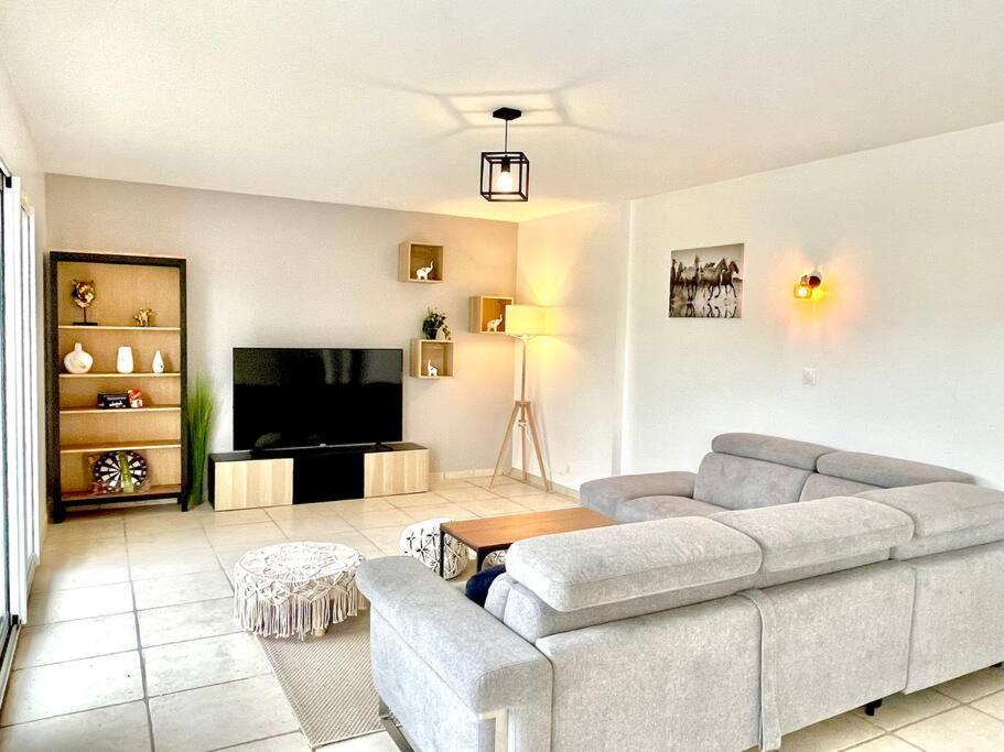 Charmante Villa Pour 10 Personnes Saint-Augustin  Exteriör bild